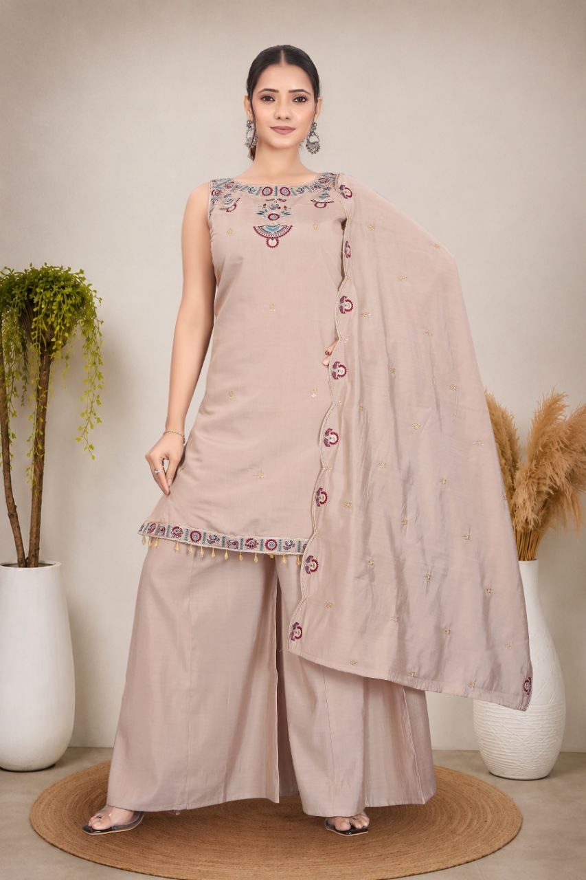 *Featuring beautiful Heavy Sleeveles Suit Set which is beautifully decorated Embroidered. It is paired with Plazzo.Complet Lining with Beautiful work*
