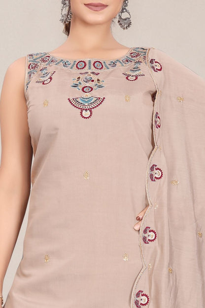 *Featuring beautiful Heavy Sleeveles Suit Set which is beautifully decorated Embroidered. It is paired with Plazzo.Complet Lining with Beautiful work*