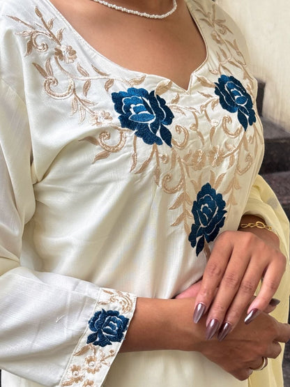 Featuring beautiful Heavy Suit Set which is beautifully decorated Embroidered. It is paired with matching pants with duppata with Embroidery.Complet Lining with Beautiful work in duppata