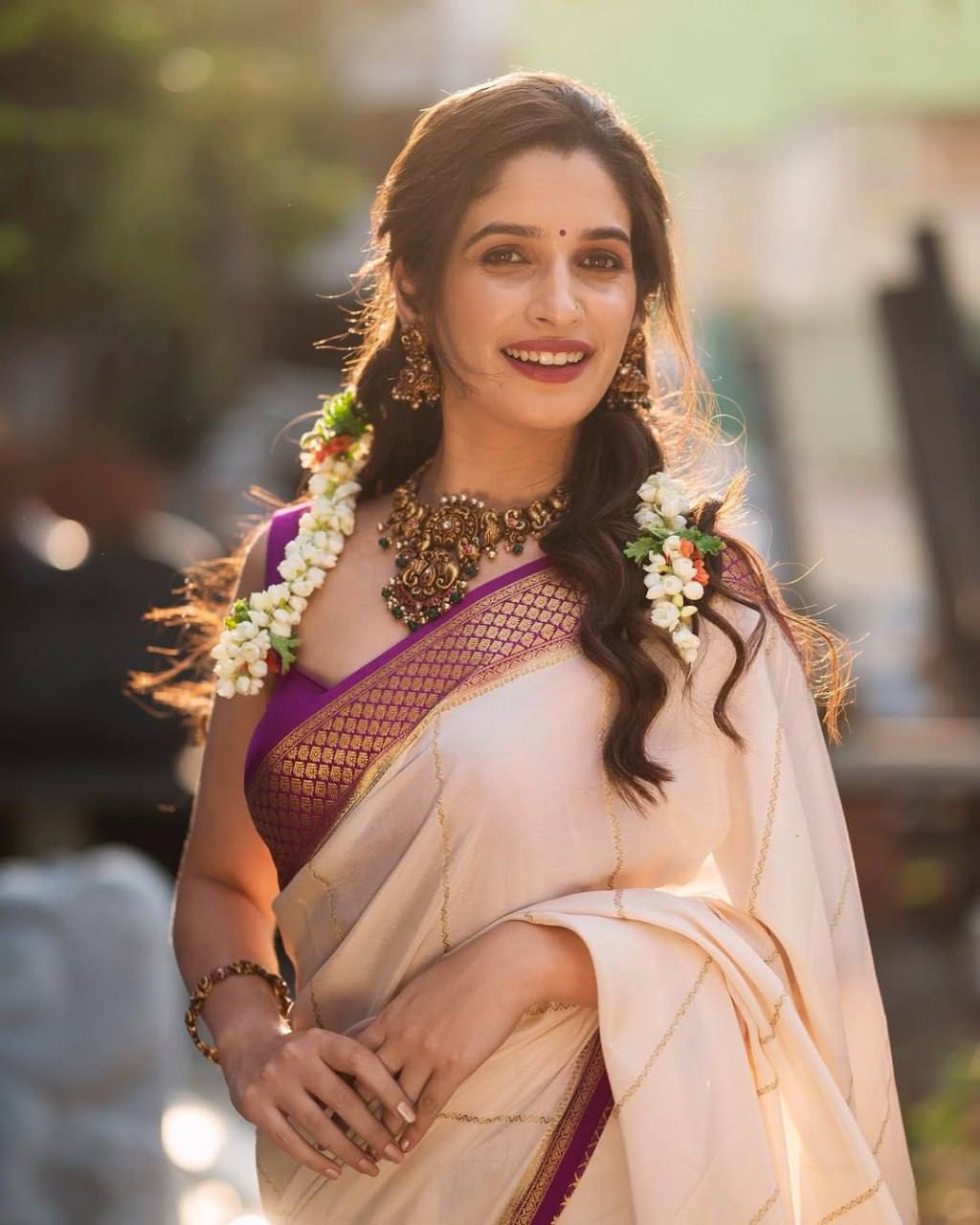 New Launching BEAUTIFUL RICH PALLU AND JACQUARD BORDER SAREE.